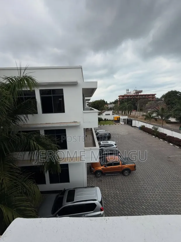 3 Bedroom Apartment for Rent in Oyster Bay - 1