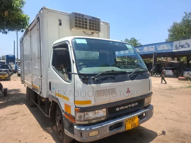 Mitsubishi Canter 2006 White - 1