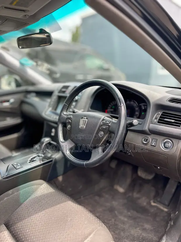 Toyota Crown Athlete 2009 - 1