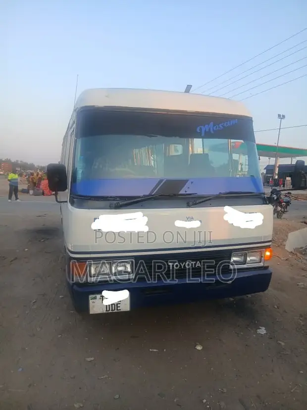 Toyota Coaster 2000 - 1