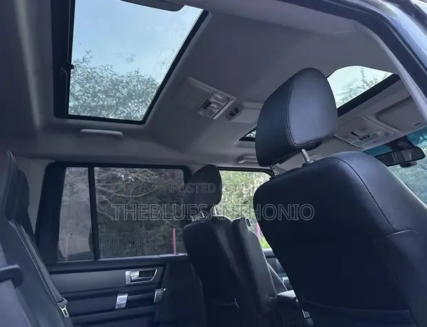 Land Rover Discovery 2016 Silver - 1