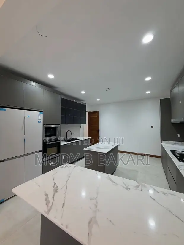 Furnished 4-Bedroom Villa for Rent in Oyster Bay - 1