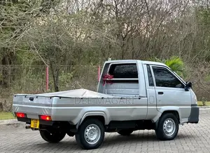 Toyota TownAce Truck 2003 Silver