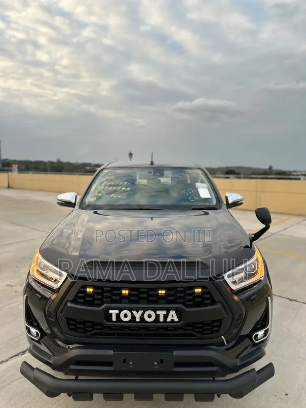 2021 Toyota Hilux 2.4L 4WD - 1