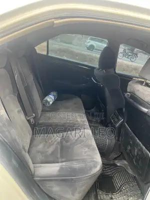 Toyota Crown Royale 2005 Pearl