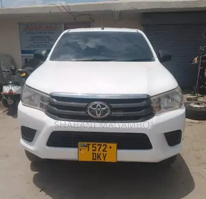 Toyota Hilux Revo 2017 White