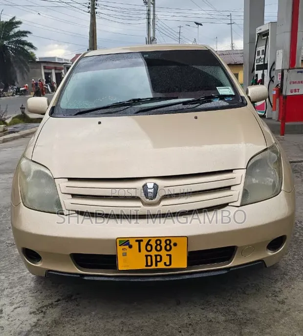 Toyota IST 2004 Gold - 1