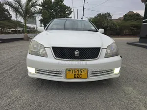 Toyota Crown 2004 - Pearl White