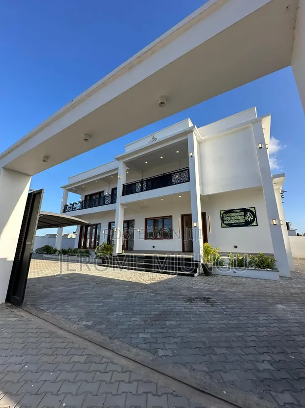 5 Bedroom House for Sale in Kigamboni Geza - 1