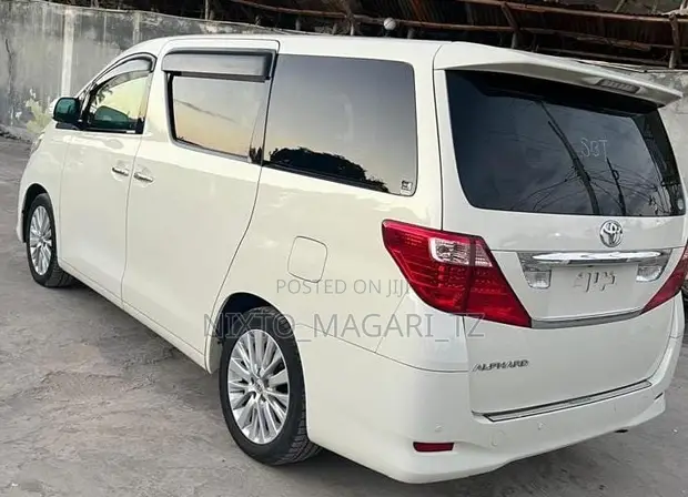 Toyota Alphard 2010 White - 1