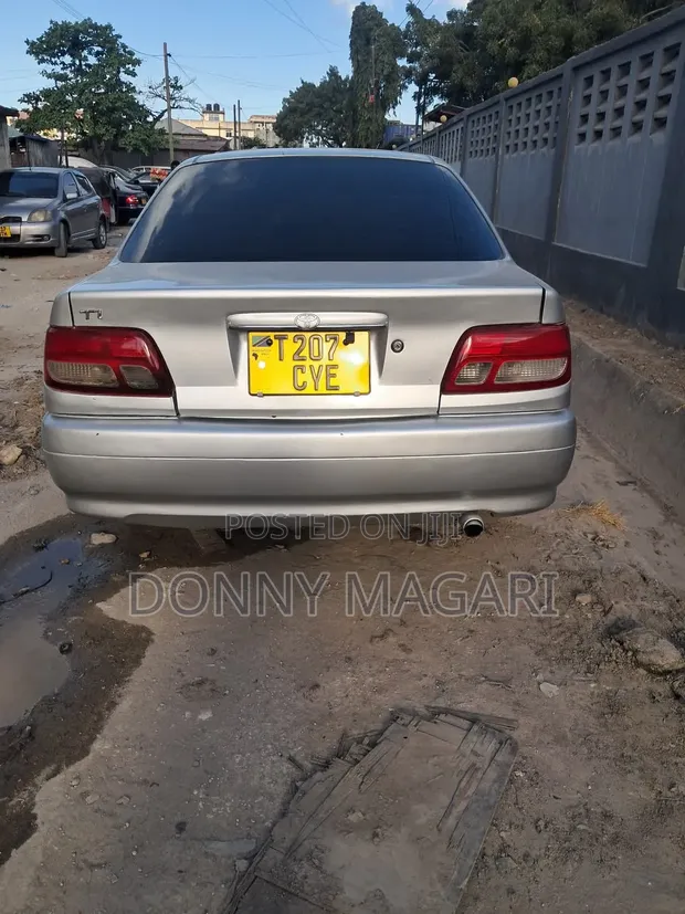 Toyota Carina 2001 Silver - 1