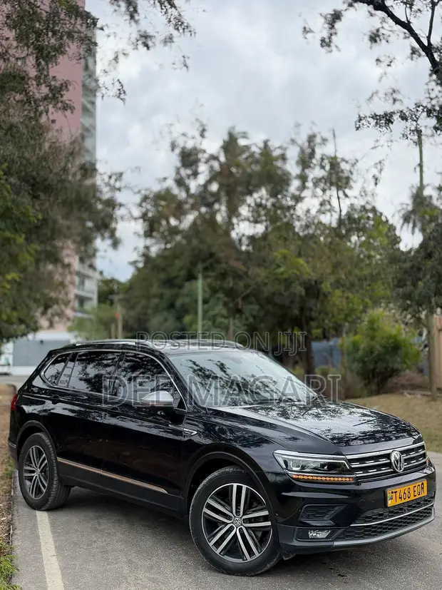 Volkswagen Tiguan 2019 Black - 1