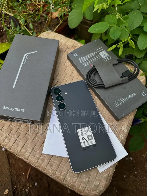 New Samsung Galaxy S25 FE 128GB Black - 1