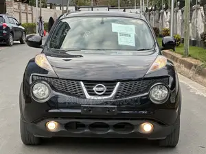 Nissan Juke 2011 Nyeusi