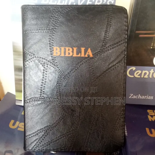 Biblia Takatifu Zenye Cover - 1