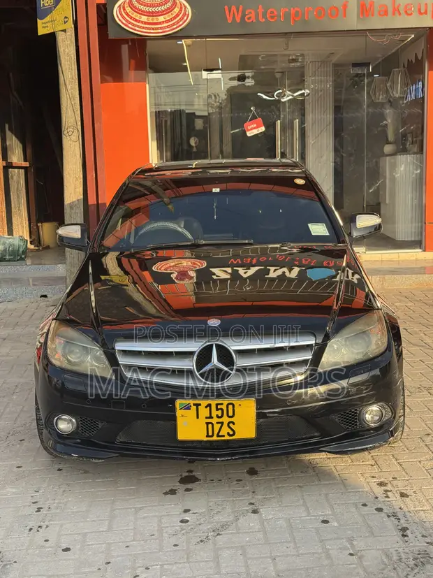 Mercedes-Benz C200 2009 Black - 1