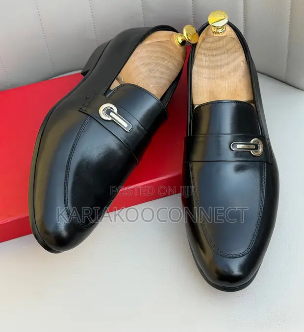 Christian Louboutin Horsebit Loafers - Ngozi za Wanaume - 1