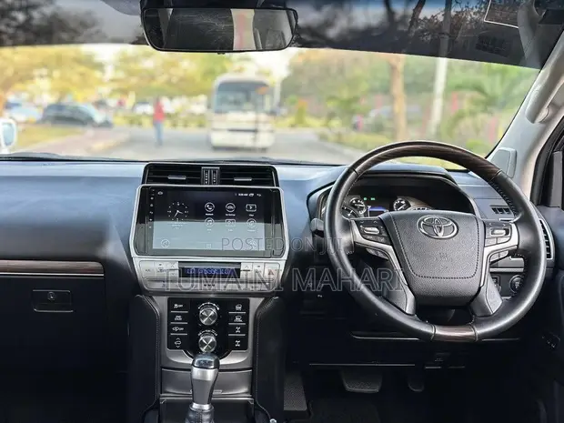 Toyota Land Cruiser Prado 2018 Nyeupe - 1