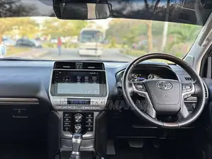 Toyota Land Cruiser Prado 2018 White