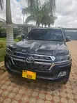 Toyota Land Cruiser V8 2017 Black - 5