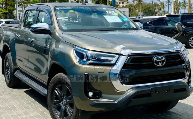 Toyota Hilux 2022 Beige - 1