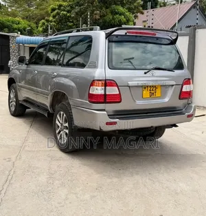 Toyota Land Cruiser 2005 Gray