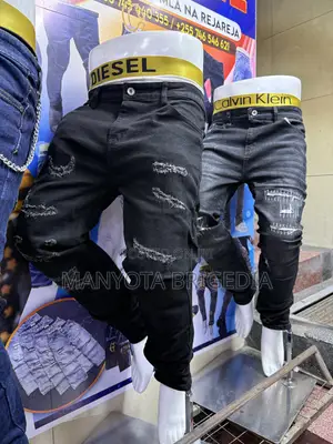 Suruali Mpya za Jeans za Wanaume