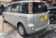 Toyota Sienta 2005 Silver - 1