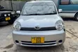Toyota Sienta 2005 Silver - 2