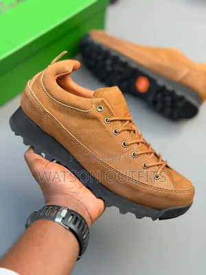 Viatu vya Ngozi vya Wanaume vya Clarks - Vipya Kabisa