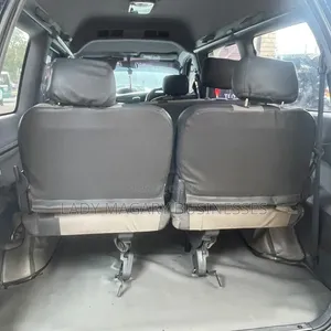 Toyota Noah 2001 Nyeupe