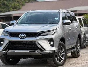Toyota Fortuner 2023