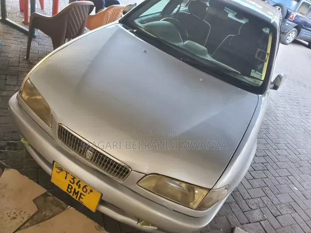 Toyota Corolla 2000 Silver - 1