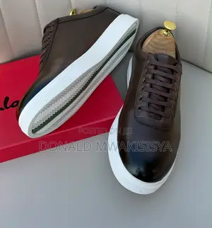 Lacoste Powercourt Sneakers