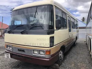 Toyota Coaster 2004 Rangi ya Chungwa