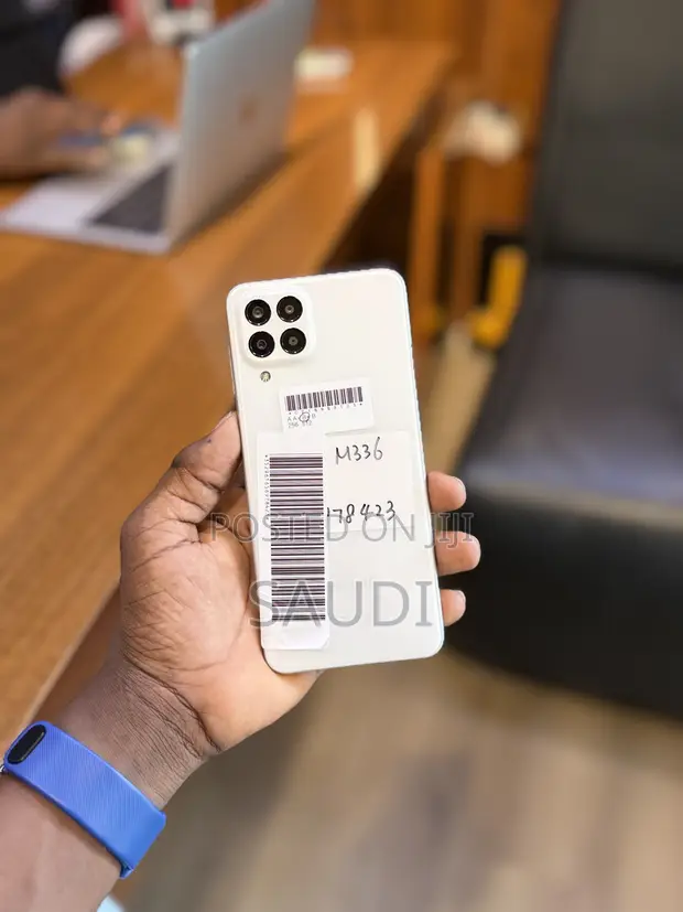 Samsung Galaxy M33 5G 128GB Used - 1