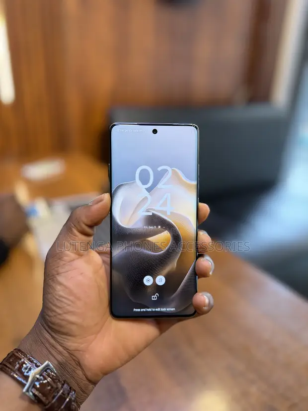 Motorola Edge 60 Pro 256GB Kijivu - 1