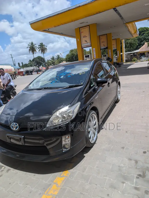 Toyota Prius 2010 Hybrid - 1