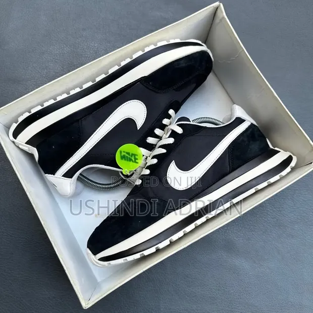 Nike Valtreno Shoes - 1