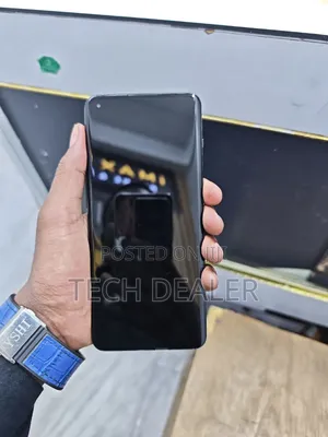 OnePlus 10 Pro 256GB Nyeusi