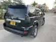 Toyota Land Cruiser 2005 Nyeusi - 2