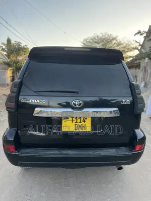 Toyota Land Cruiser 2005 Nyeusi