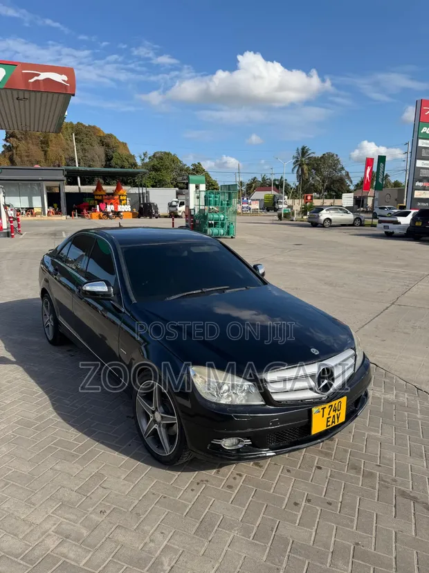 Mercedes-Benz C200 2008 Nyeusi - 1