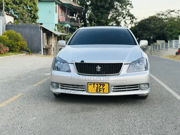 Toyota Crown 2006 Silver - 1