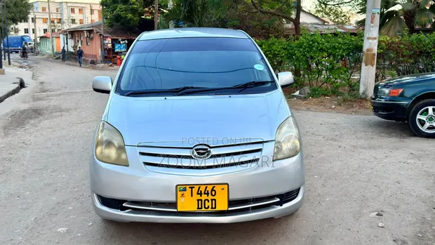 Toyota Corolla Spacio 2005 Silver - 1