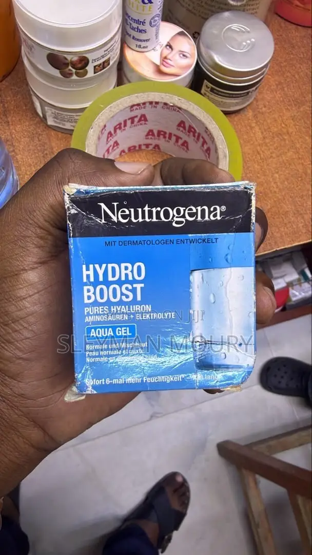 Neutrogena Hydro Boost Moisturizer ya Uso - 1