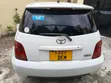 Toyota IST 2003 Nyeupe - 4