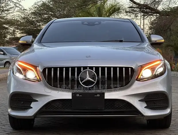Mercedes-Benz C200 2016 Silver - 1