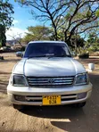 Toyota Land Cruiser Prado 2004 Nyeupe - 3