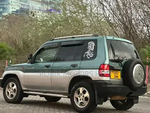 Mitsubishi Pajero IO 2005 Nyeupe